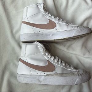 Nike Women's Blazer Mid 77 Shoes white and beige